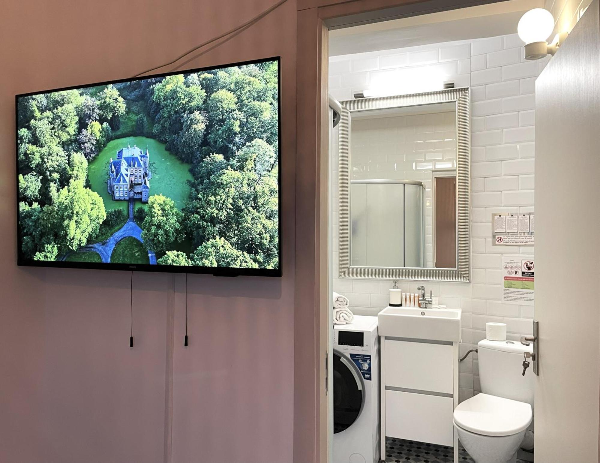 Rooftop Studio In The Heart Of Bucharest W Netflix Ngoại thất bức ảnh